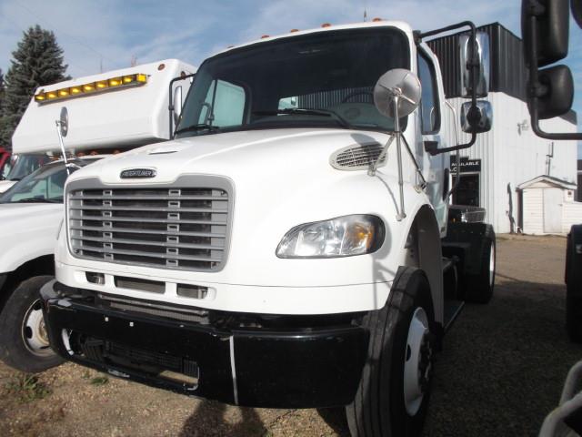 Image #0 (2012 FREIGHTLINER M2 S/A 5TH WHEEL TRUCK)